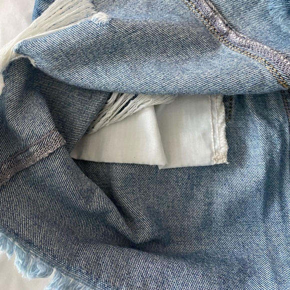 Hollister light wash denim mini skirt - Picture 8 of 8
